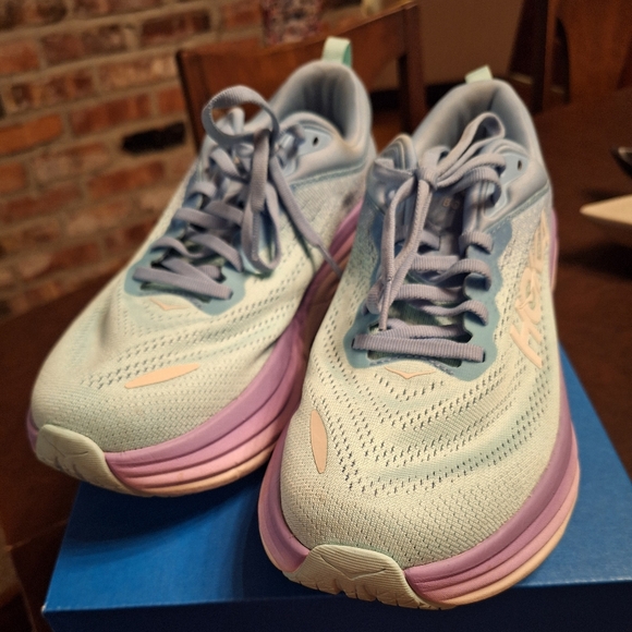 Hoka Shoes - Womens Hoka Bondi 8 shoes